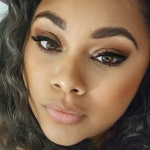 Meet your Posher, Tonya